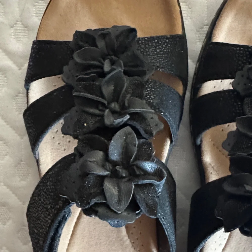 Clarks Black Strappy Sandals with Floral Detail - Picture 2 of 4
